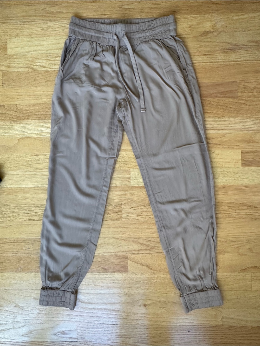 Aritzia Sunday Best Lightweight Taupe Jogger Pants